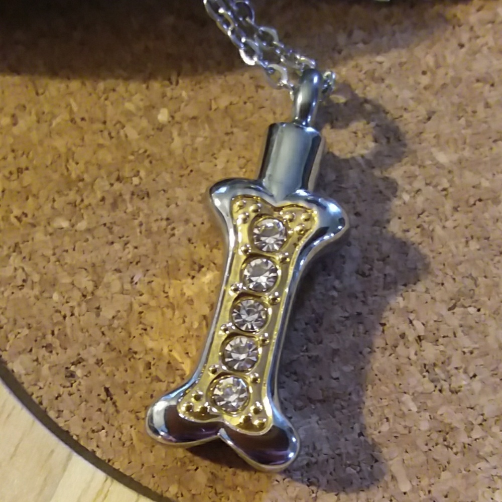 SOLD****Dog bone cremation urn necklace - Picture 3 of 6
